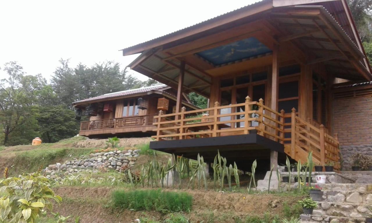 Bagoes View Cottages Maninjau Esterno foto